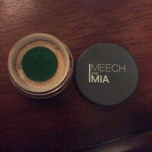 Gorgeous eyes shadow